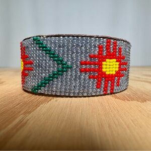 Hᴀɴᴅs ᴄʀᴀꜰᴛᴇᴅ Bᴇᴀᴅᴇᴅ Cᴜꜰꜰ Bʀᴀᴄᴇʟᴇᴛ